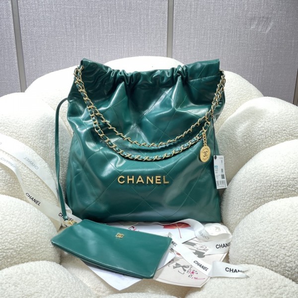 Chanel 22 Large Handbag - 22BAG032