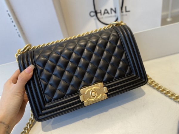 Chanel BOY Handbag 25cm - BOY018