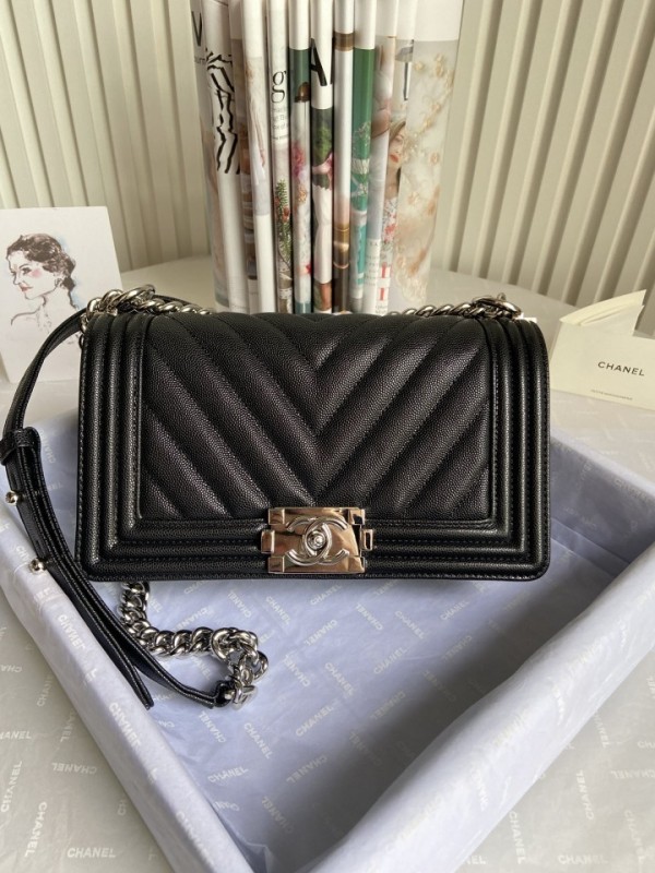 Chanel BOY Handbag 25cm - BOY087