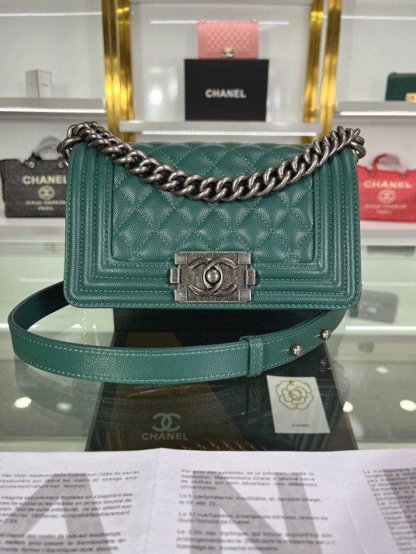 Chanel BOY Handbag 20cm - BOY125
