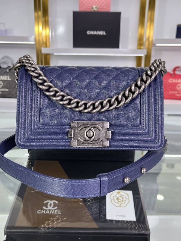 Chanel BOY Handbag 20cm - BOY127