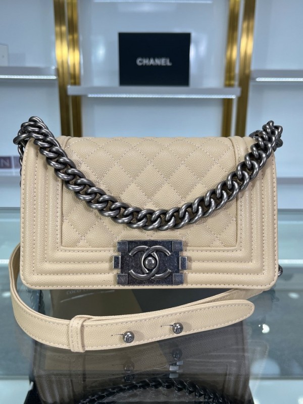 Chanel BOY Handbag 20cm - BOY131