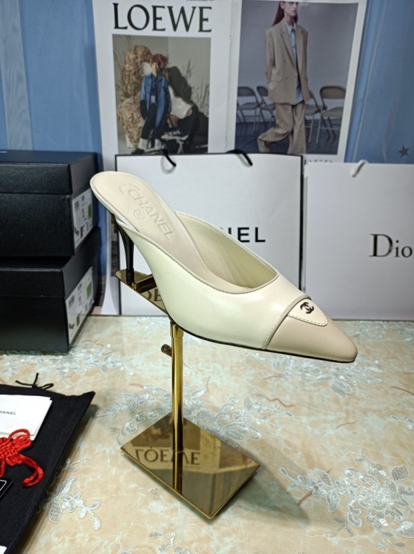 Chanel Women Mule Pumps Beige CHN-138