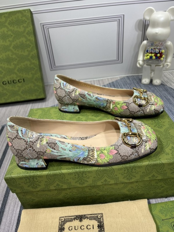 Gucci Women Loafers GUCS-075