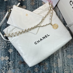 Chanel 22 Small Handbag - 22BAG002