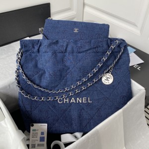 Chanel 22 Small Handbag - 22BAG008