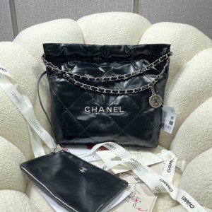 Chanel 22 Small Handbag - 22BAG038