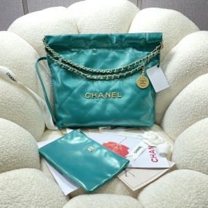 Chanel 22 Small Handbag - 22BAG065