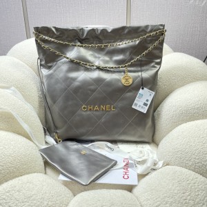 Chanel 22 Large Handbag - 22BAG070