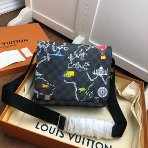 Louis Vuitton Men District Messenger Bags (LV-BG-N40238)