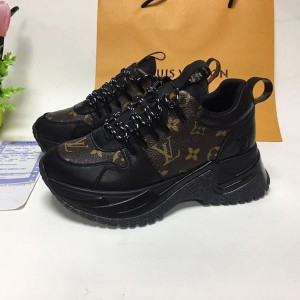 Louis Vuitton Sneakers (LV-SH-A427)